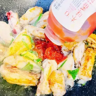 流感饮食多元化茄汁开胃女子和同事打闹，用力(图8)